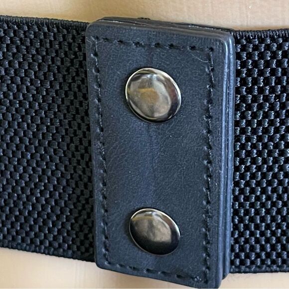 YIK Fung Stretchy Crystal Belt Black with silver Crystals - Picture 7 of 11